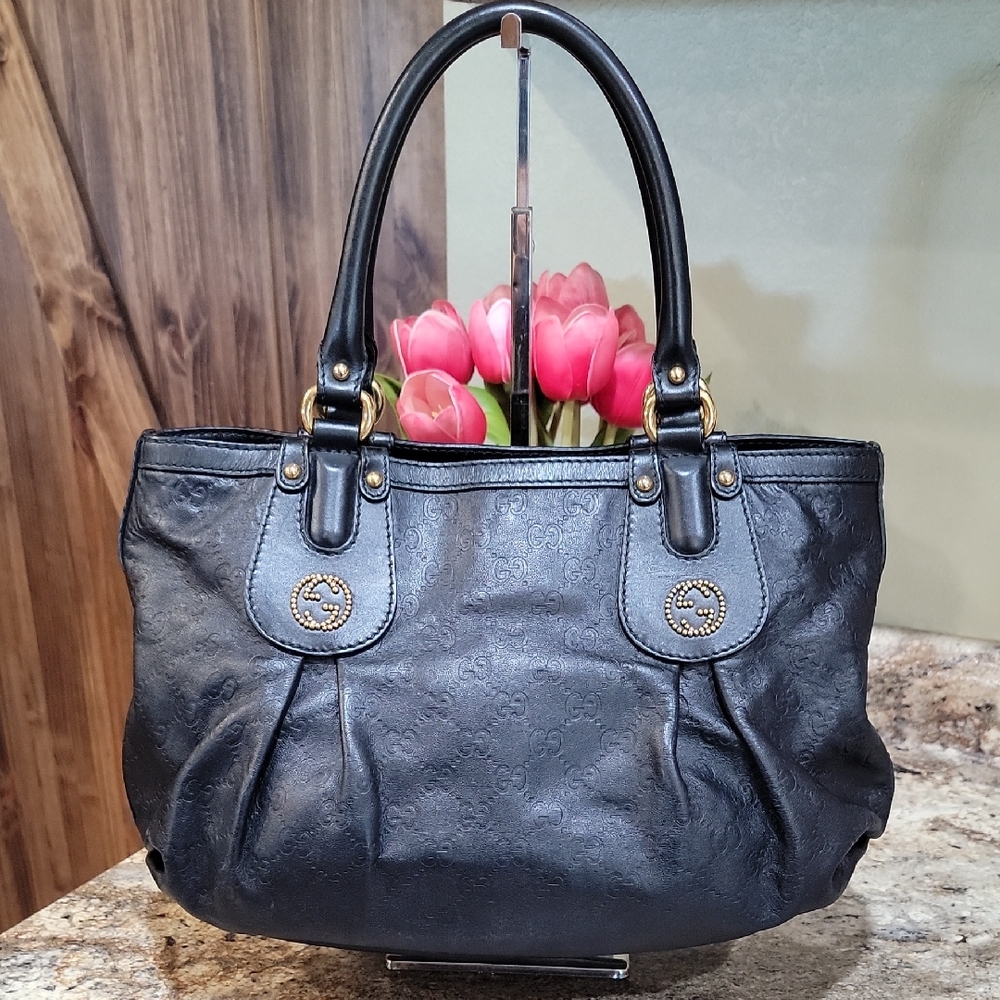 Gucci  EUC GG Signature Medium Scarlett Tote